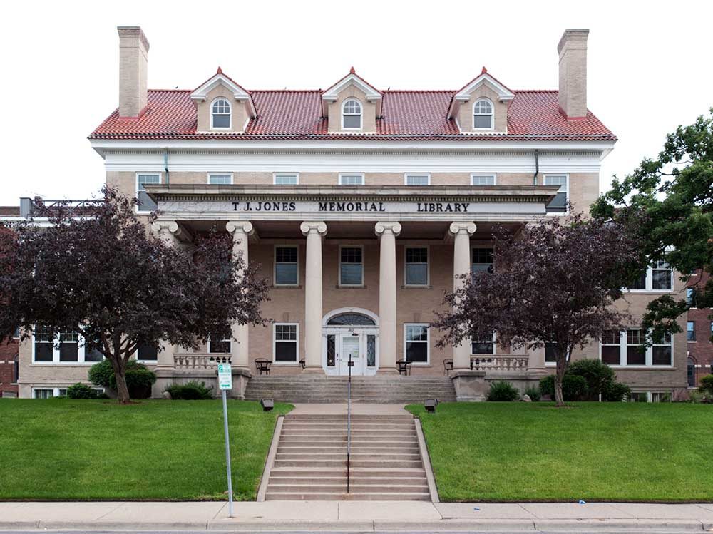 Outdoor view of the iconic T. J. Jones Library