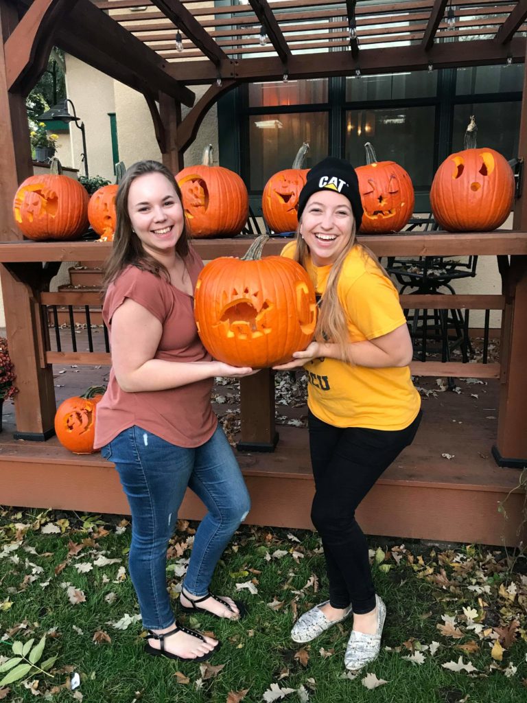 two girls with jackolanterns